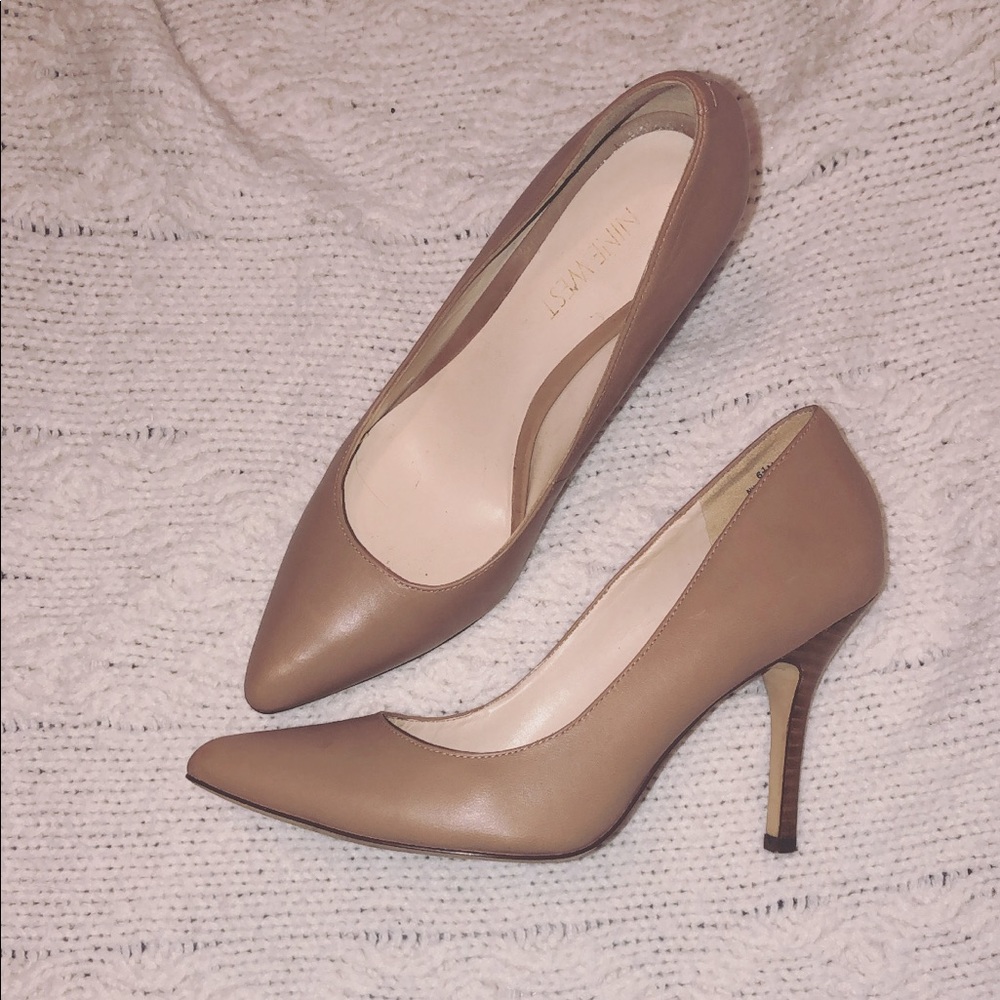 Nine West nude pumps
